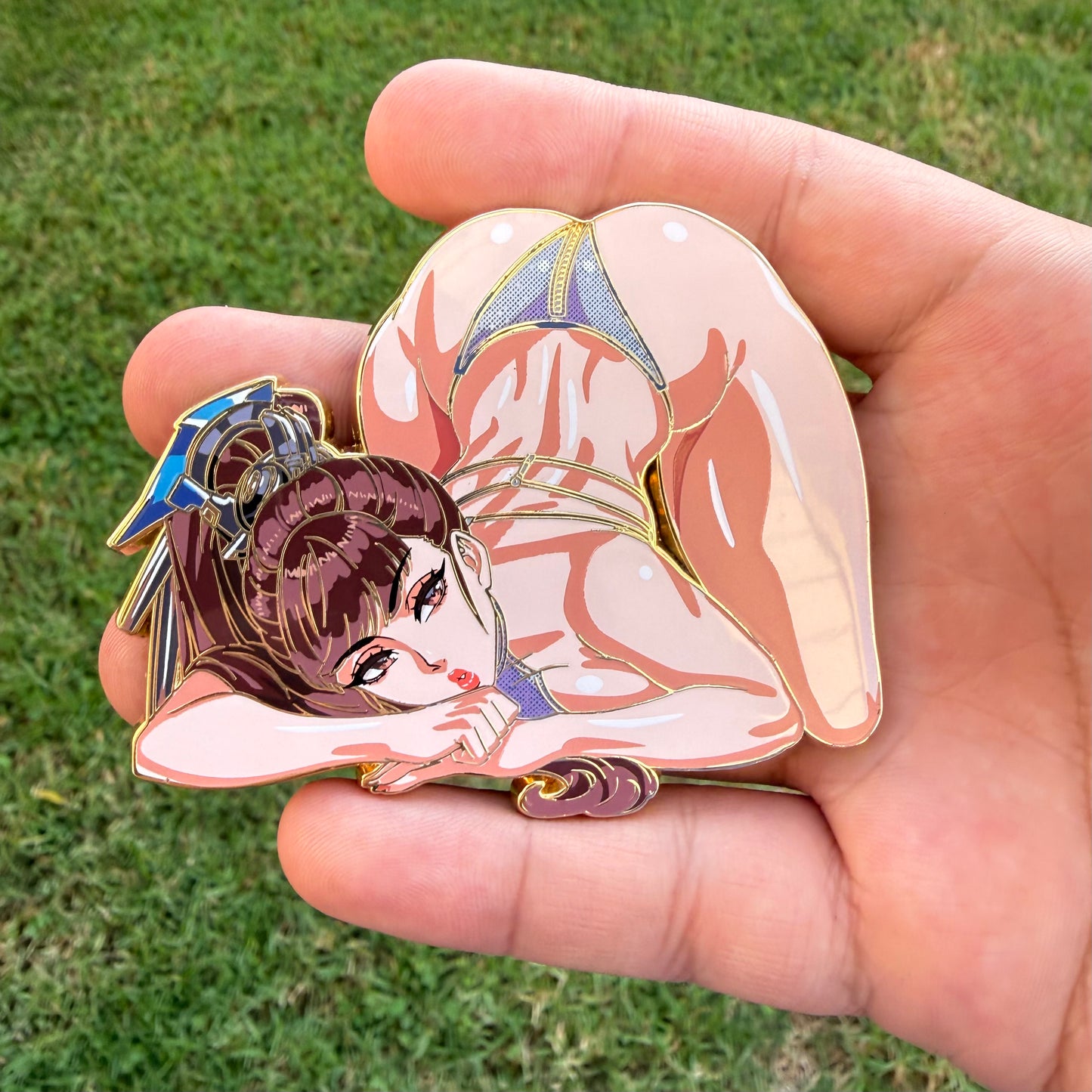 Stellar Eve Pin (In-Hand) Extras