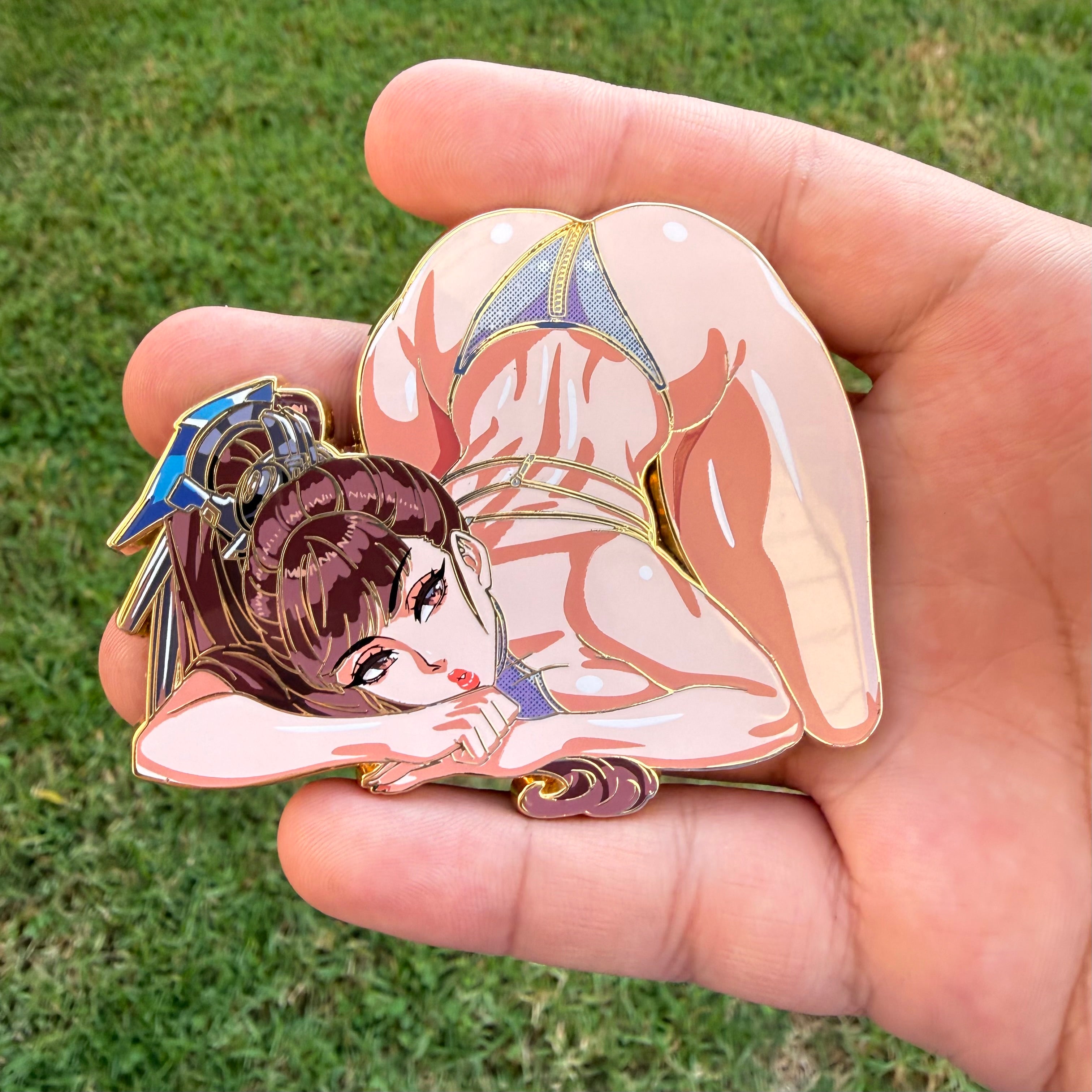 Stellar Eve Pin (In-Hand) Extras