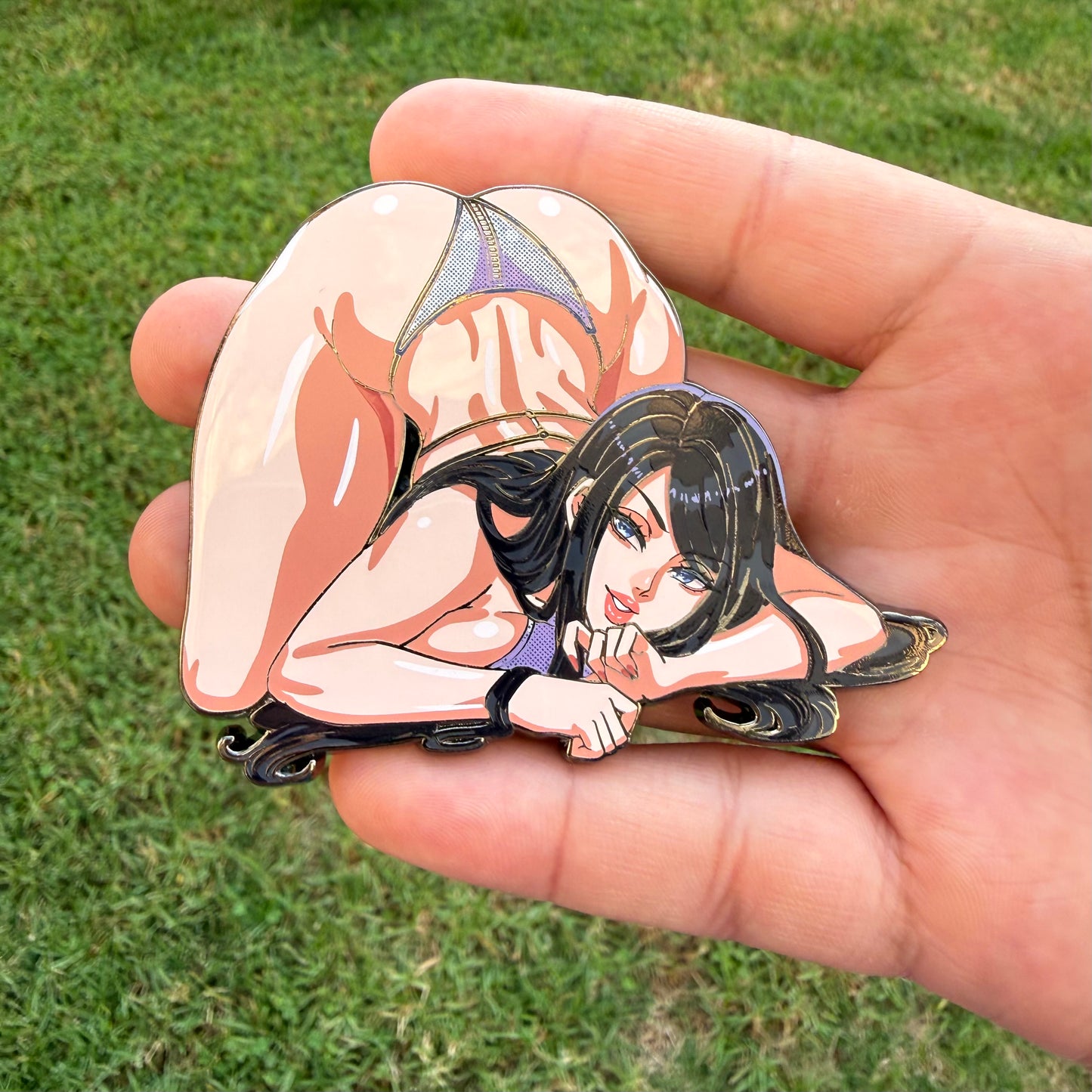 Stellar Raven Pin (In-hand) Extras