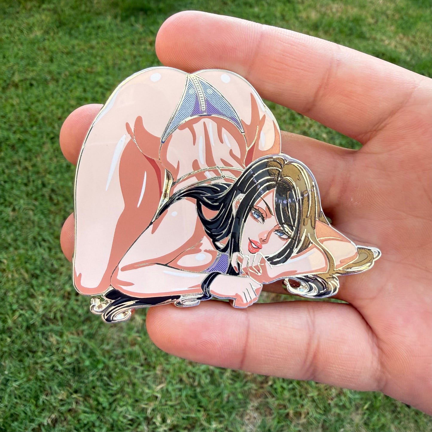 Stellar Raven Pin (In-hand) Extras