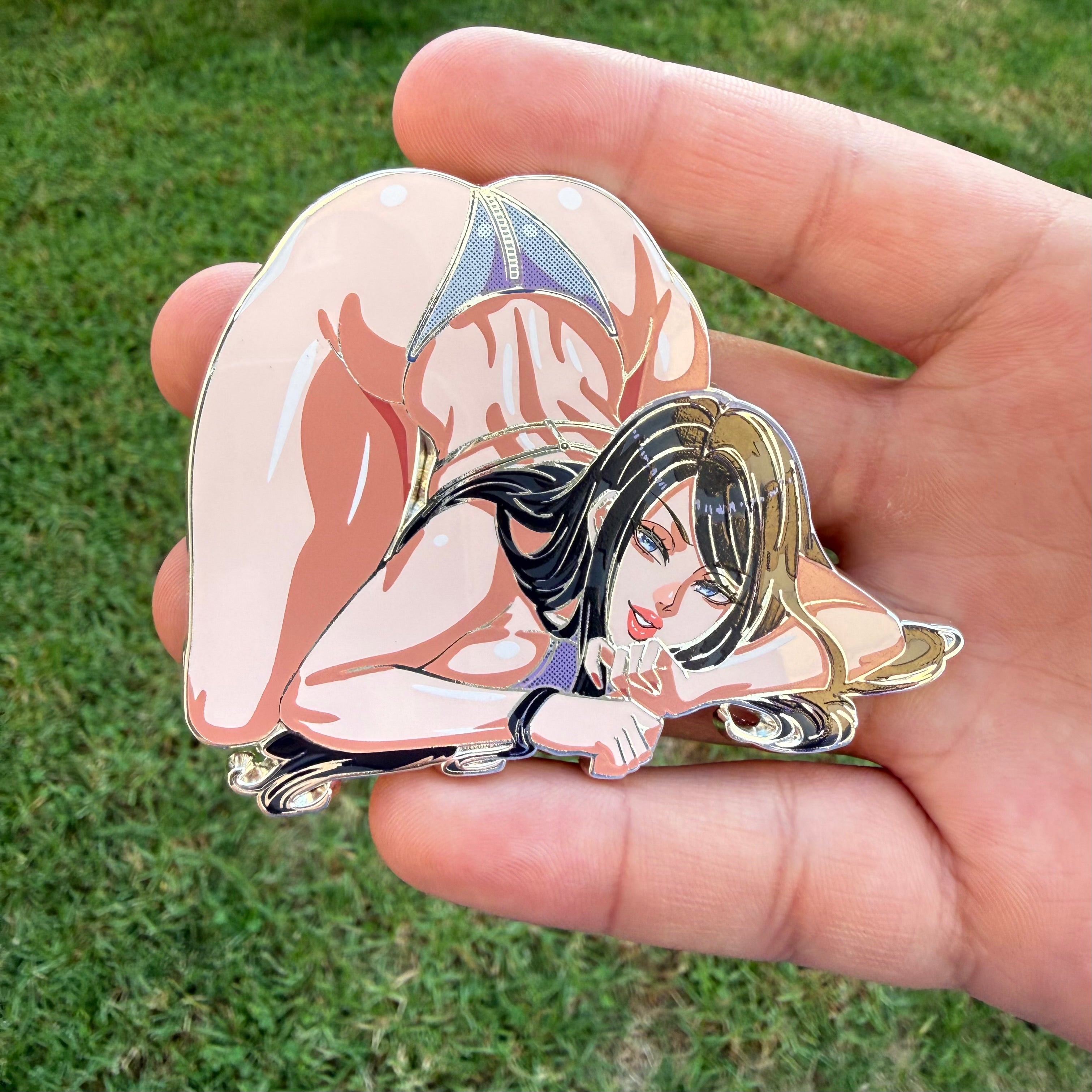 Stellar Raven Pin (In-hand) Extras