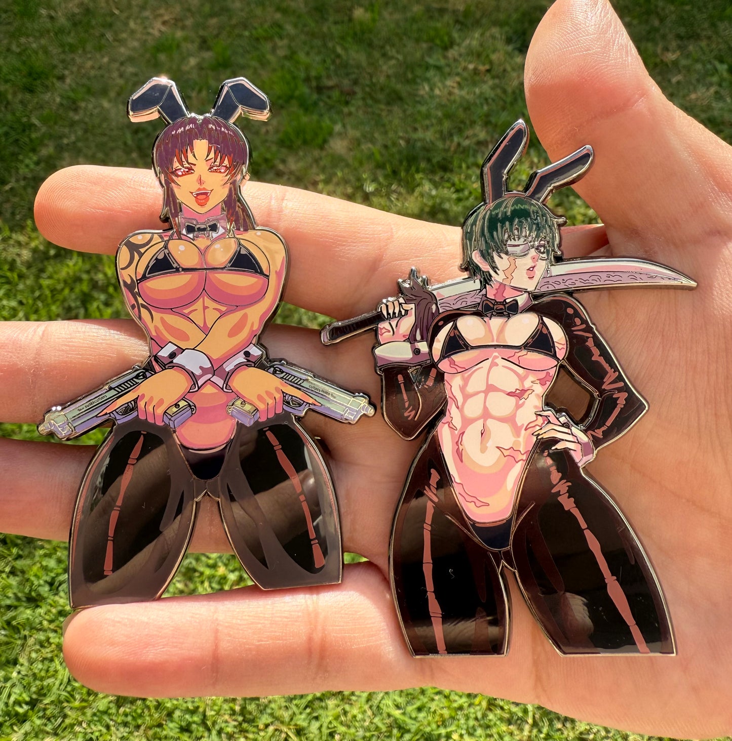 Maki & Revy (Reverse Bunny) Pin Extras!