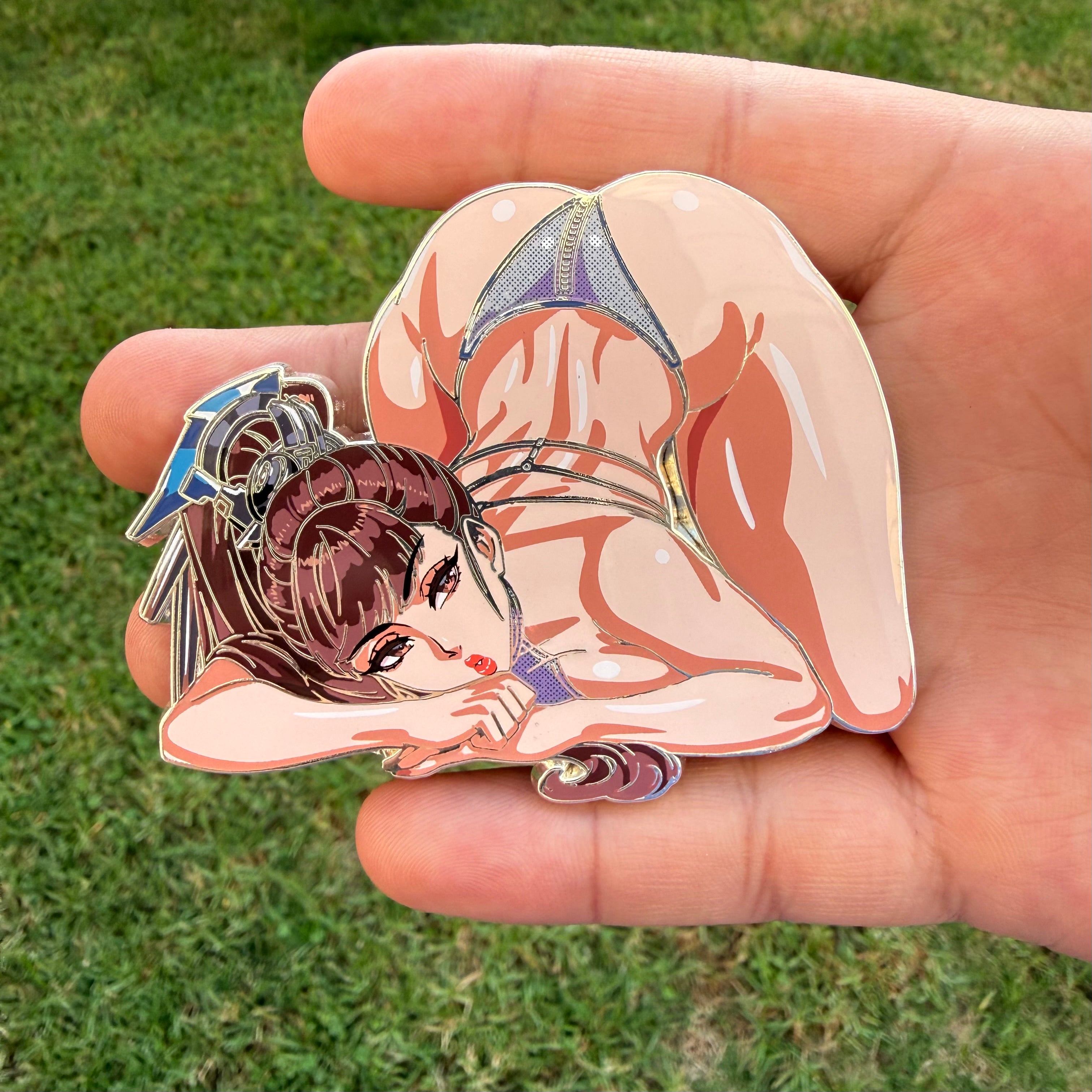 Stellar Eve Pin (In-Hand) Extras