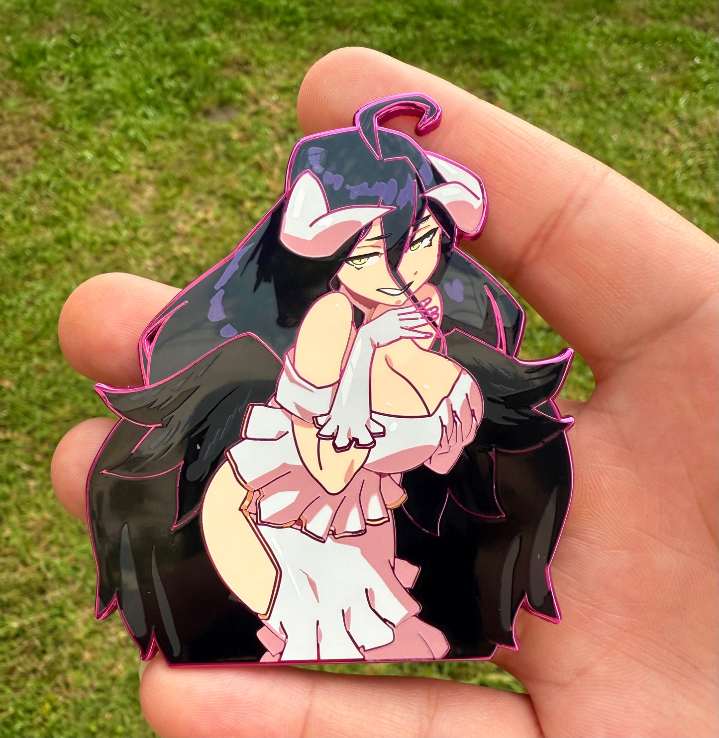 Albedo Pin In-Hand Extras!