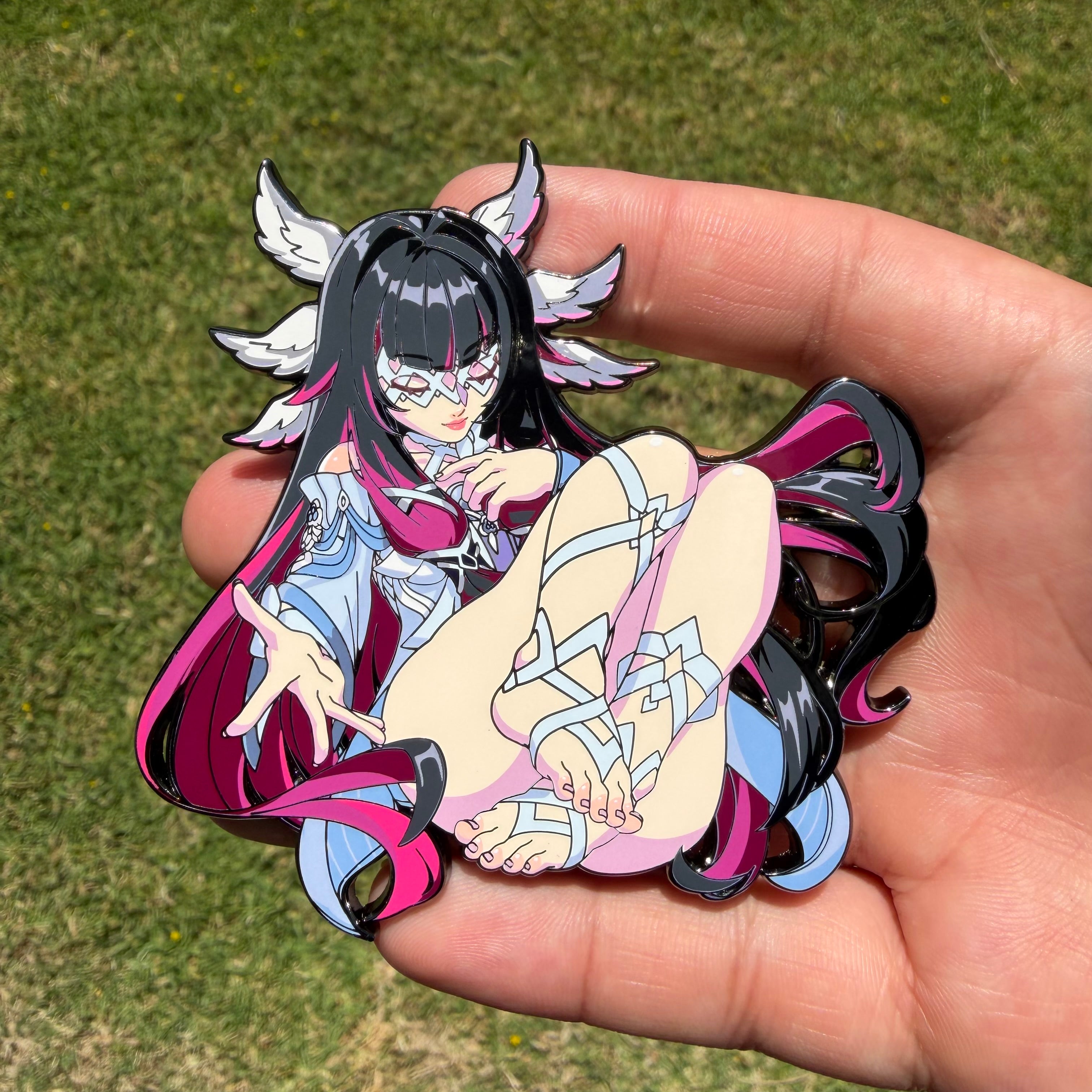 Columbina Pin In-Hand Extras