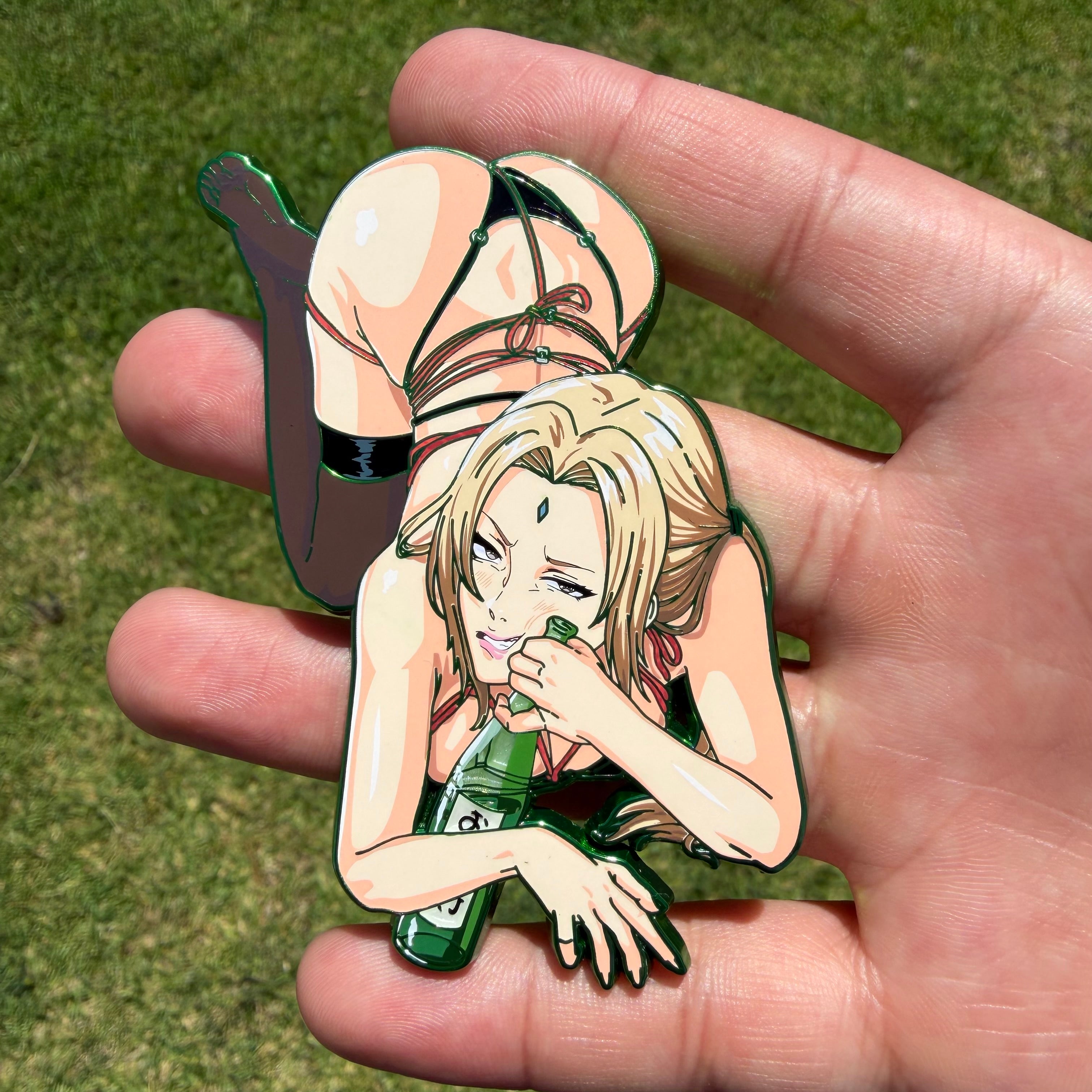 Bondage Tsunade Pin (Extras)