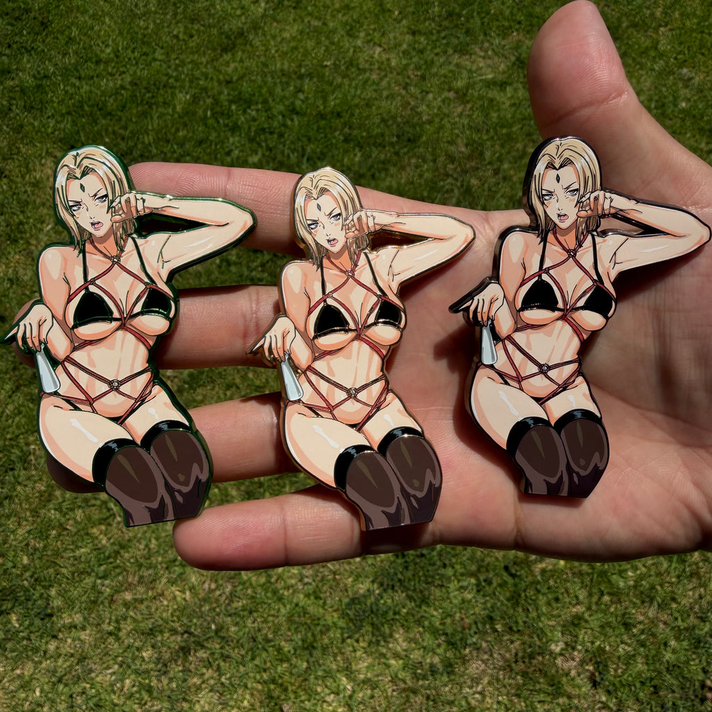 Bondage Tsunade Pin (Extras)