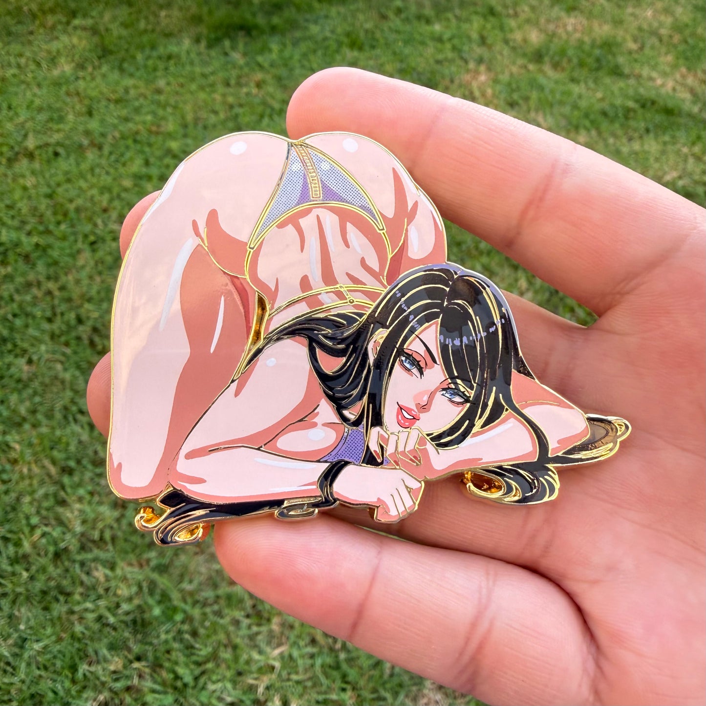 Stellar Raven Pin (In-hand) Extras