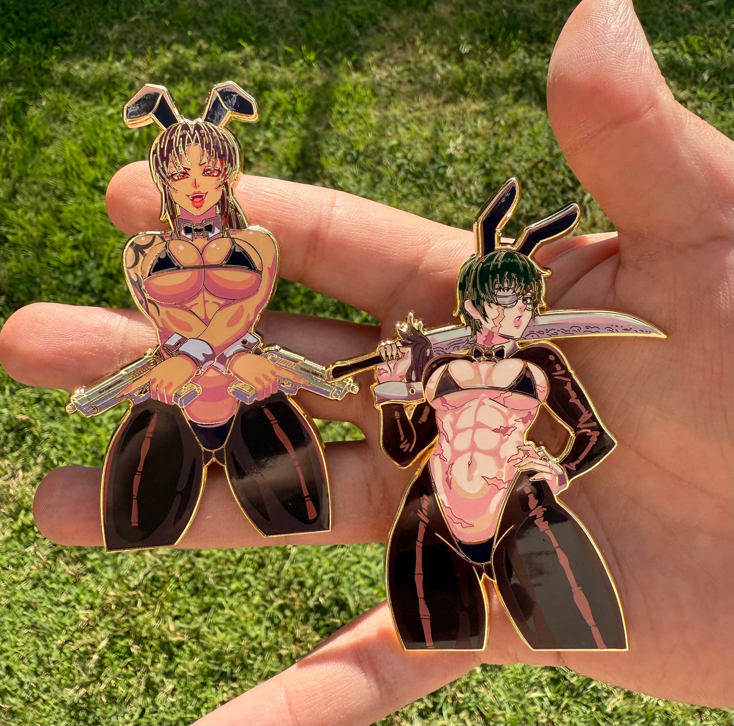 Maki & Revy (Reverse Bunny) Pin Extras!