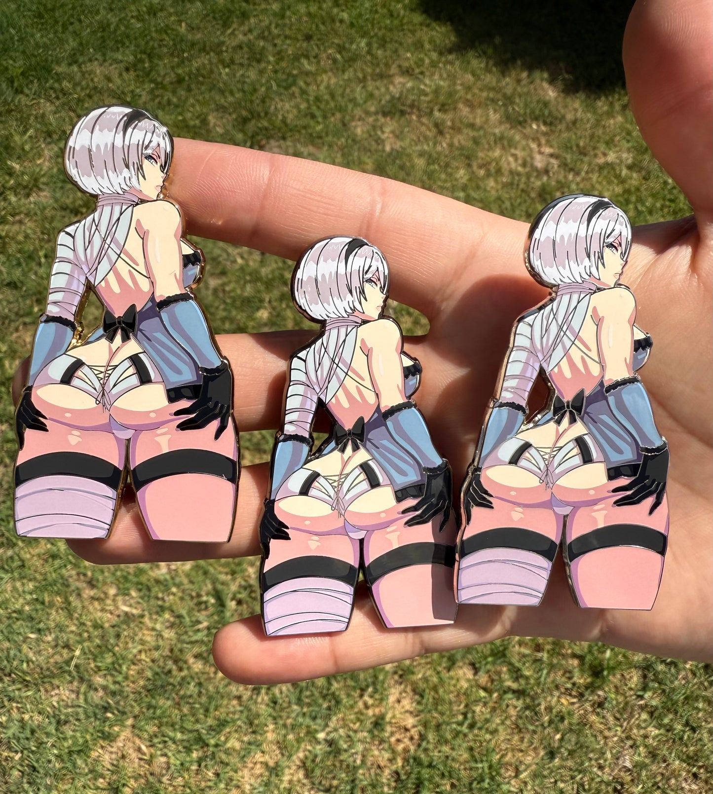 2B (Kaine Ver.) Pin (Extras)