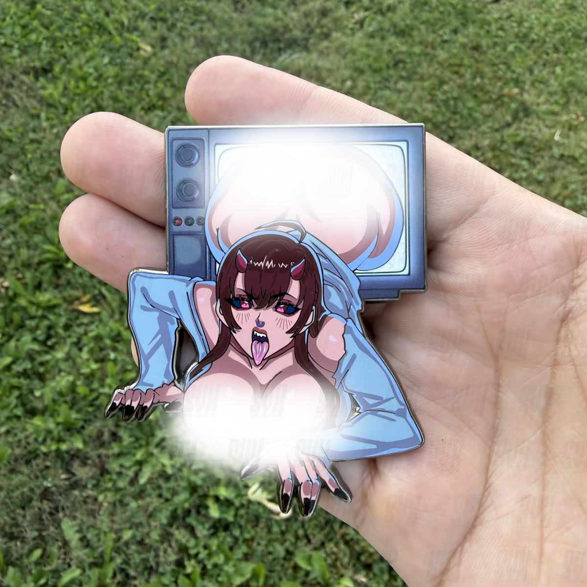 Syxie Sadako Pin (Discord Exclusive) Pre-order