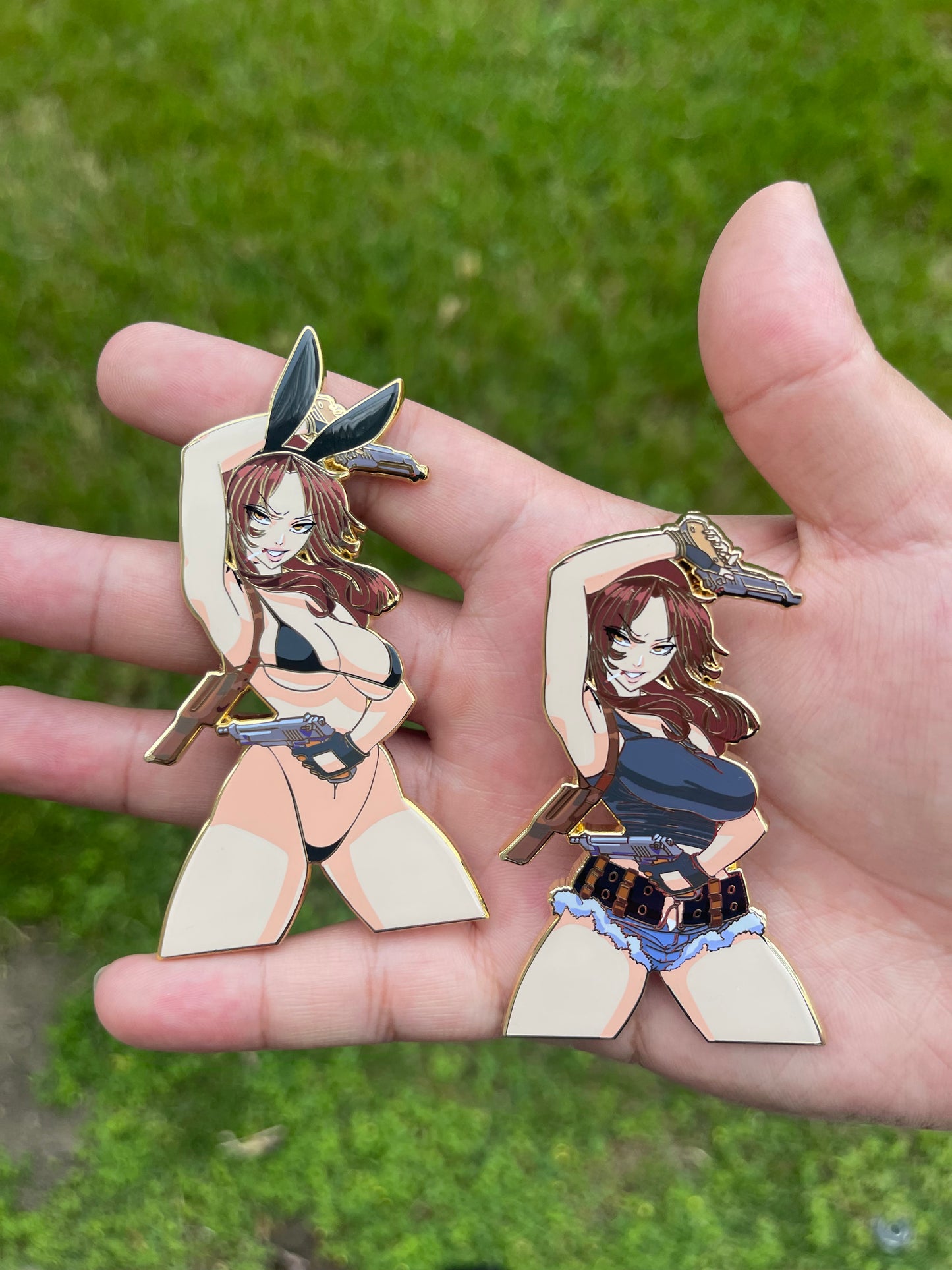 2 Hands Revy Pin